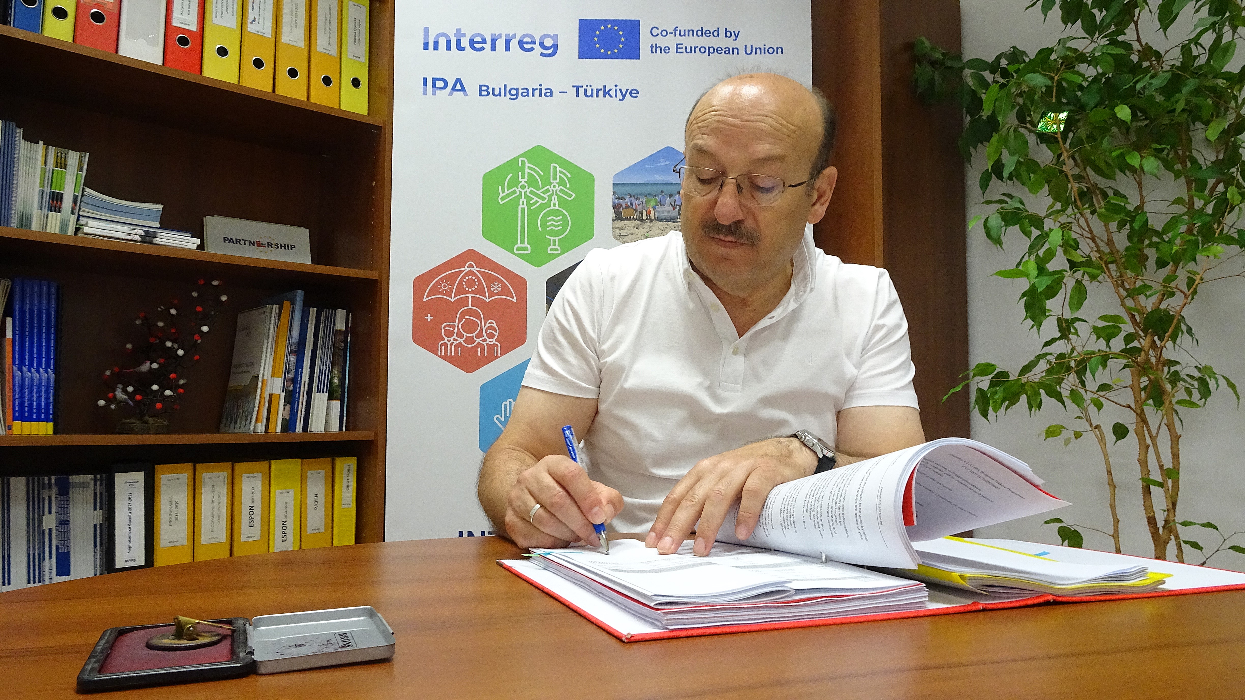 Подписване на договор за субсидия по LOW-CARBON CBC