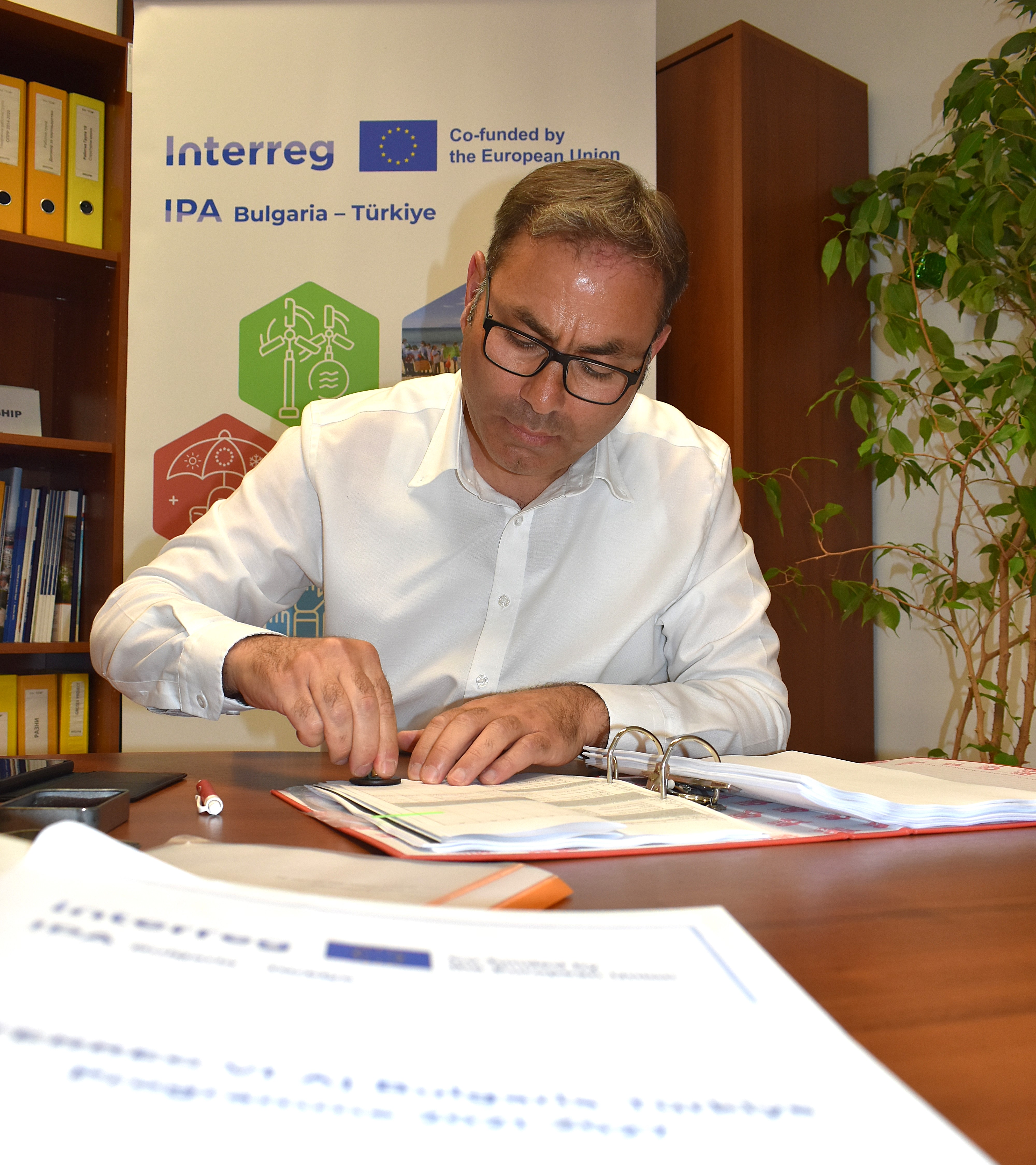 Signаture of EPACT subsidy contract 