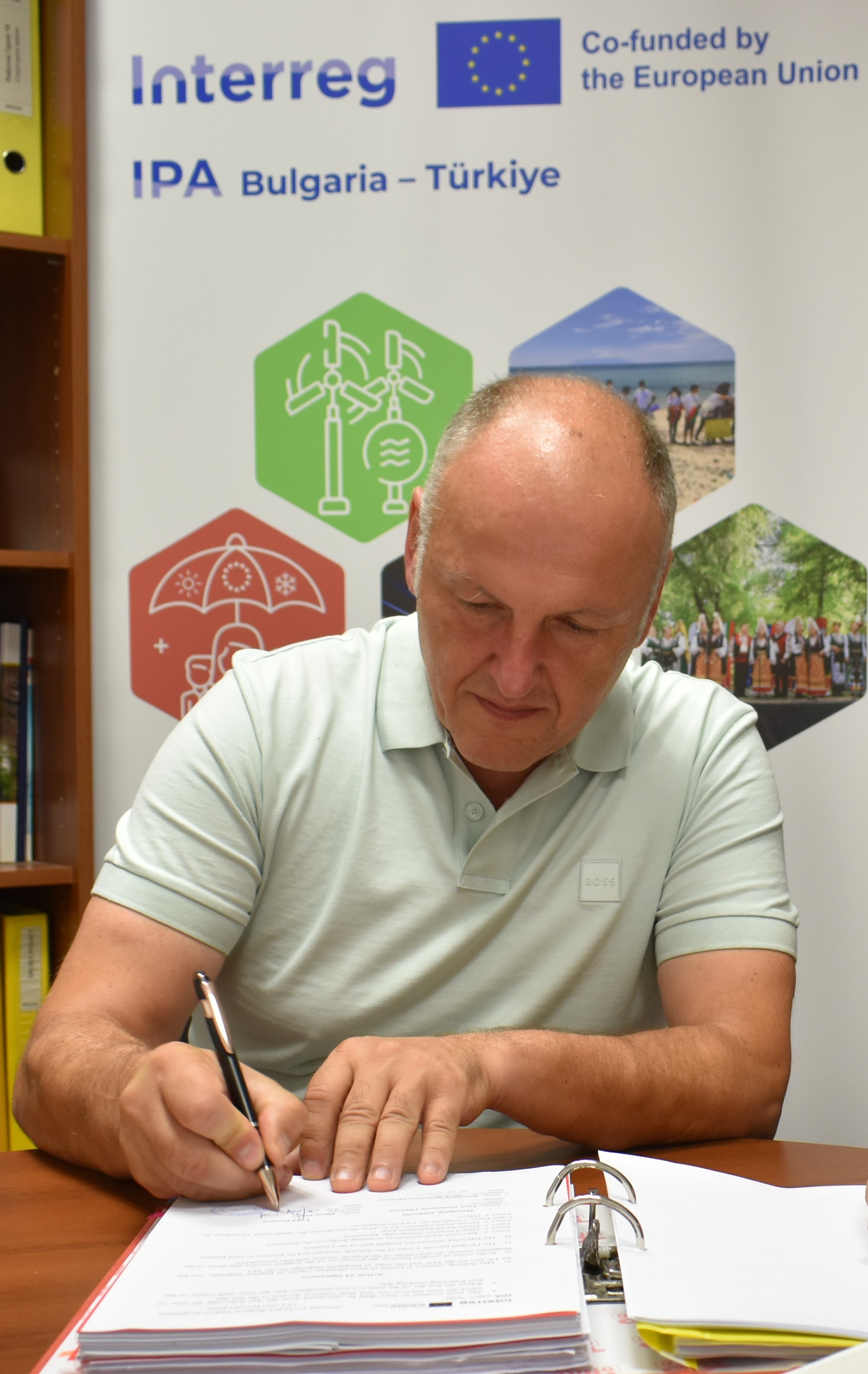 Signature of EnEfVin subsidy contract